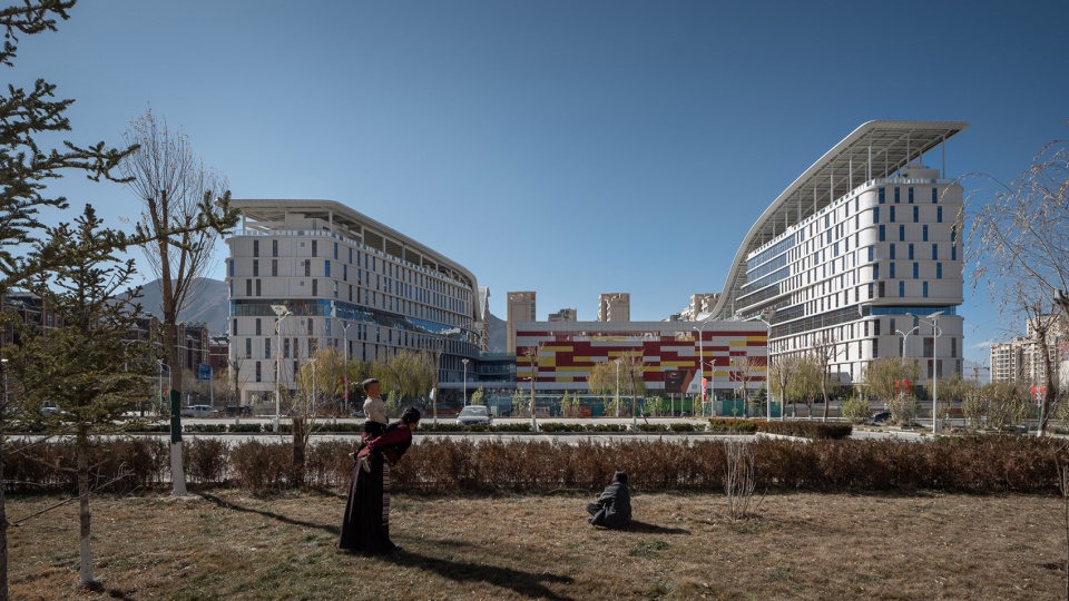 05-Tibet-Woman-and-Children-Hospital_Bazuo-Architecture-960x540.jpg