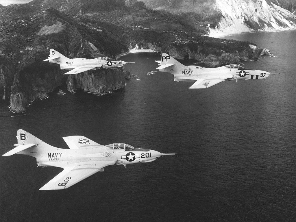 1024px-F9F_Cougars_of_VA-192_and_VFP-61_over_Formosa_1957.jpg