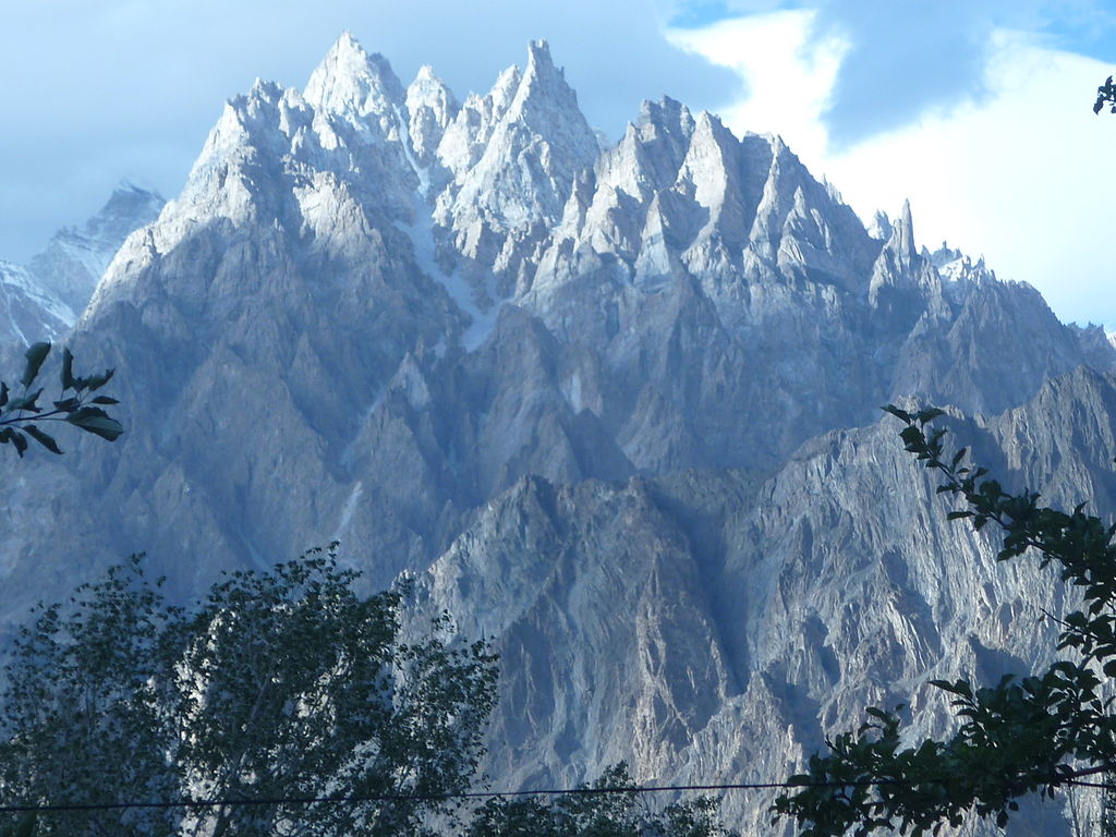 1024px-Passu_cones3.JPG