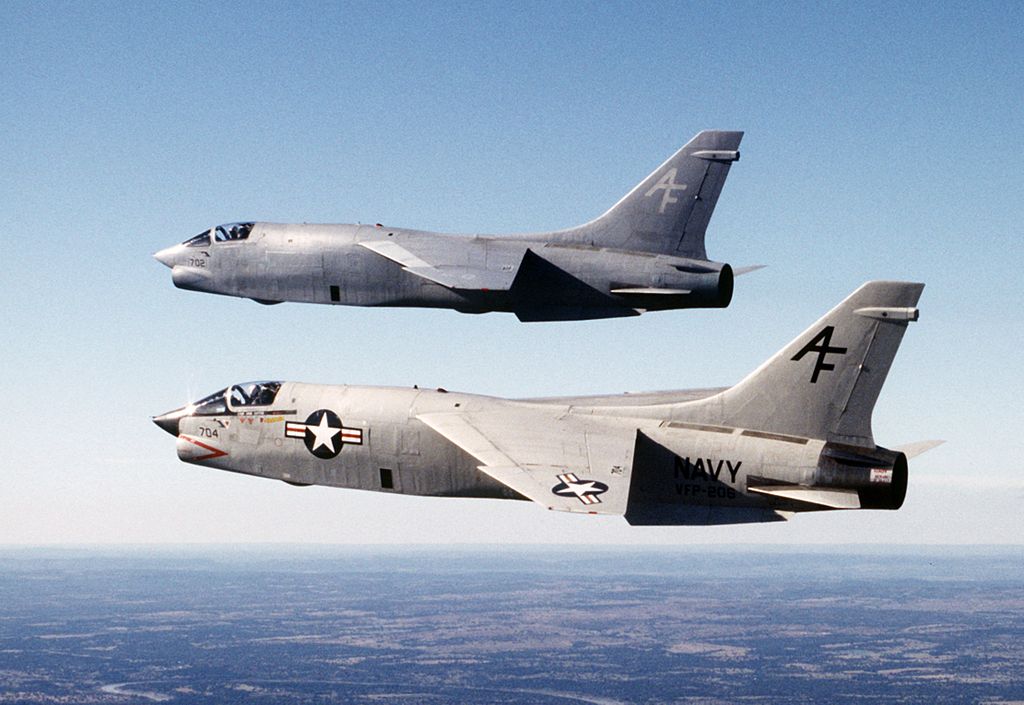 1024px-RF-8Gs_VFP-206_in_flight_1986.jpg