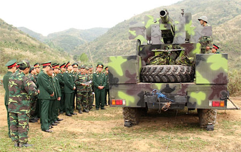 105mm self-propelled artillery unit .jpg