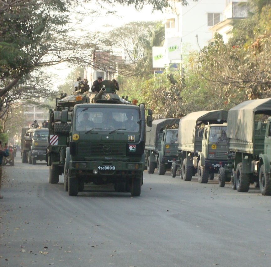 1280px-Army_Vehicle_waiting_near_Abahani_ground.jpg