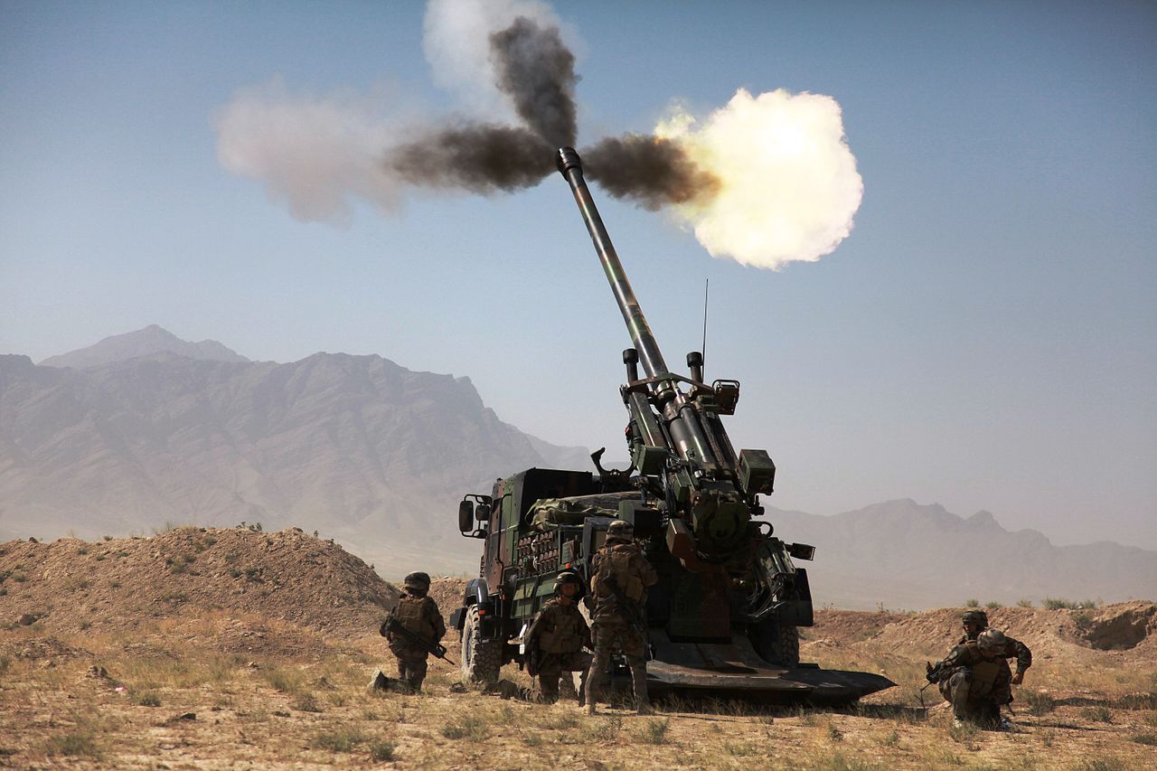 1280px-CAESAR_firing_in_Afghanistan[1].jpg