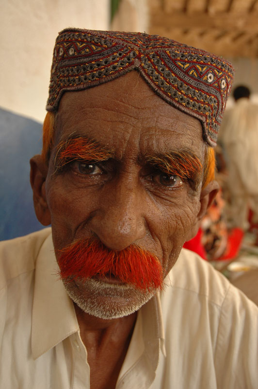 15-34-sindhi-man.jpg