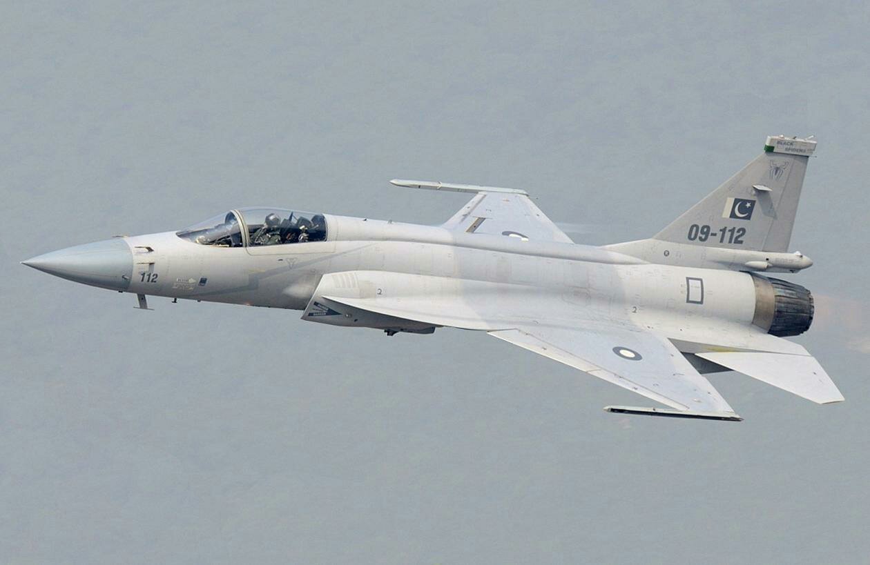 1662px-Pakistan_JF-17_(modified)_1%20(1).jpeg