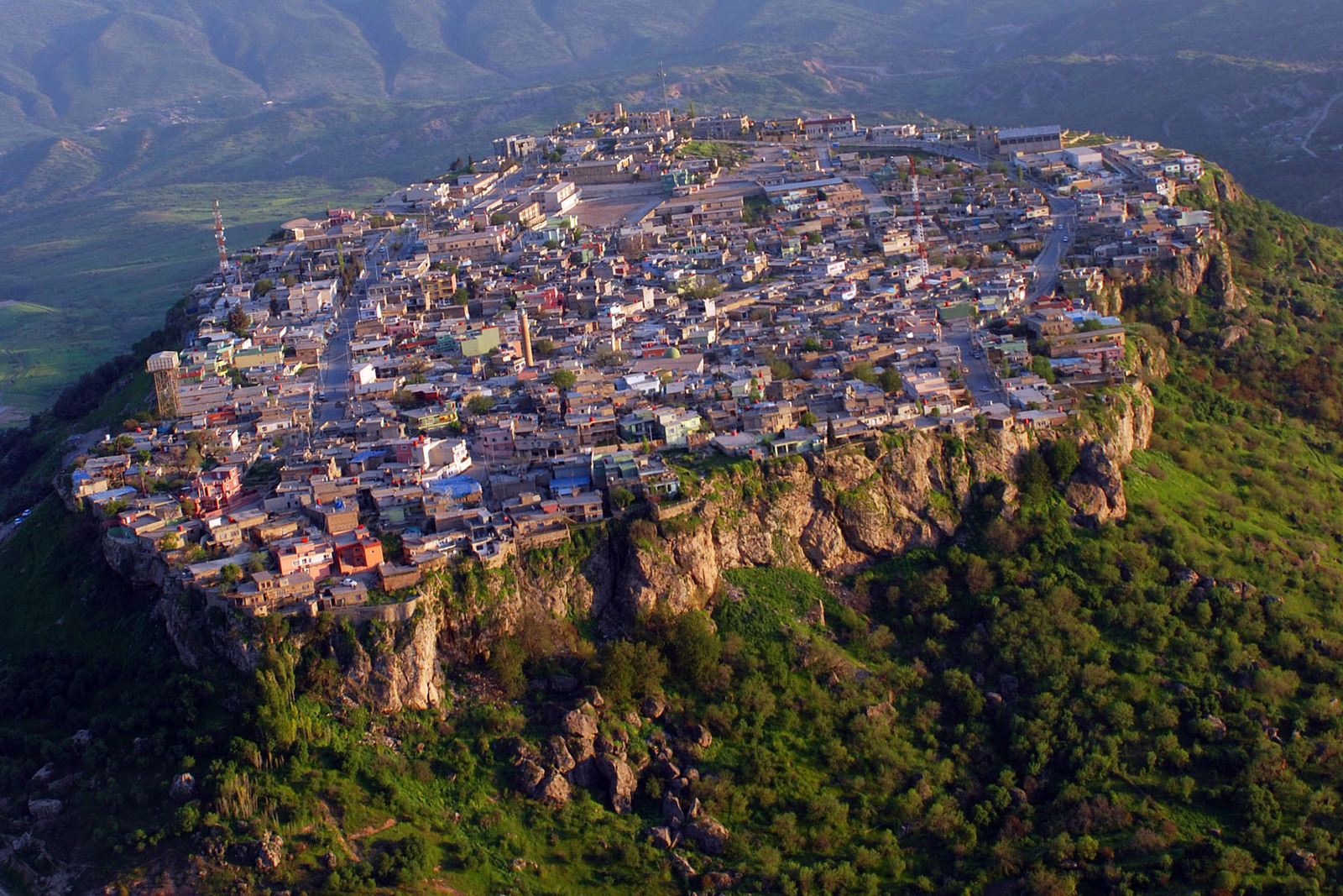 173606_The_picturesque_village_of_Amedye%2C_Iraq_in_2009.jpg