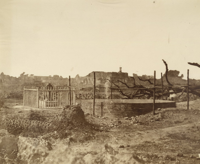 1858_Kanpur_well_monument.jpg