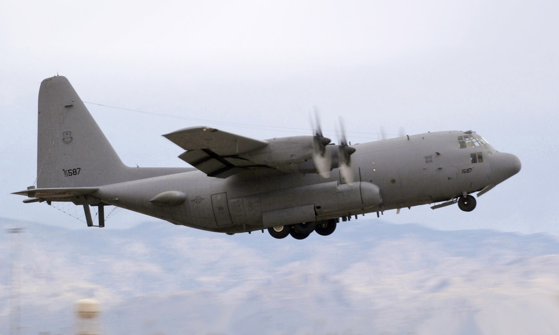 1920px-EC-130H_41st_EWS_taking_off_Davis-Monthan_AFB_(cropped).jpg