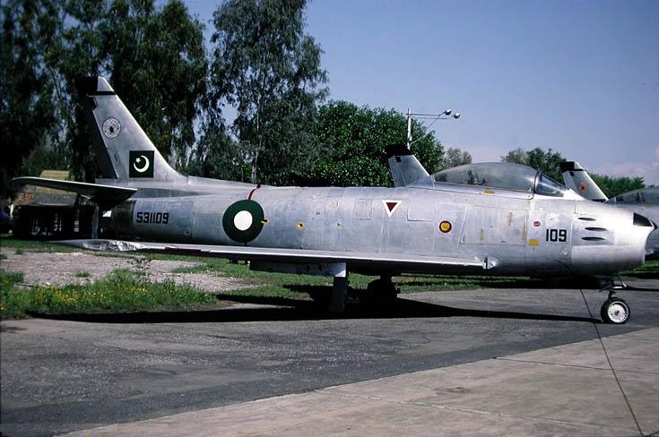 1F-86F Sabre 531109 Pakistan AF 1986.jpg