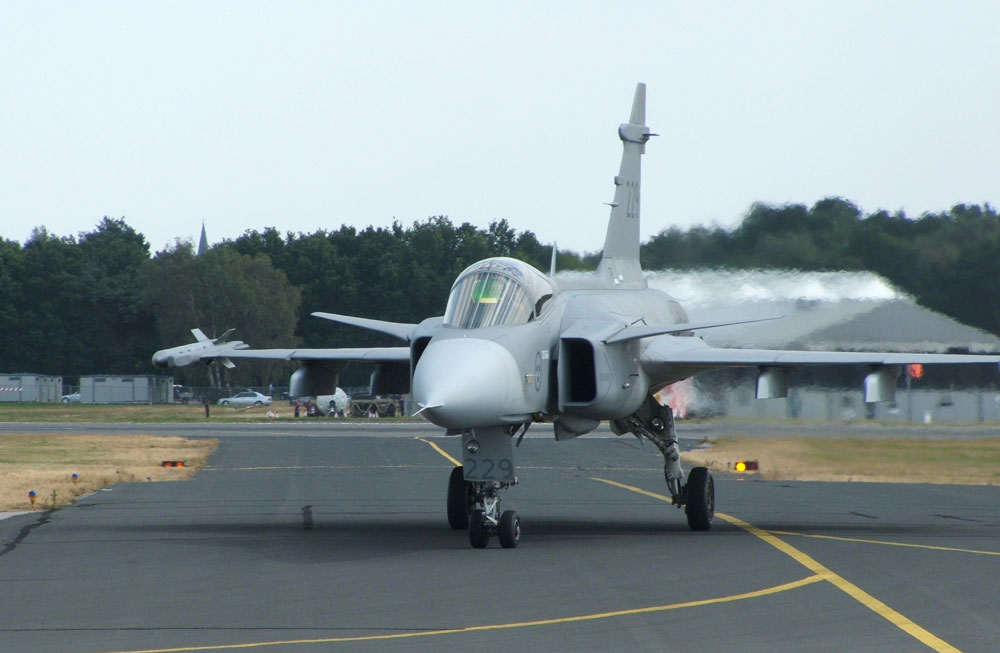 2006JASGripen3JM.jpg