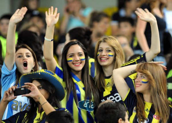 2011_09_fenerbahce-dziewczyny.jpg