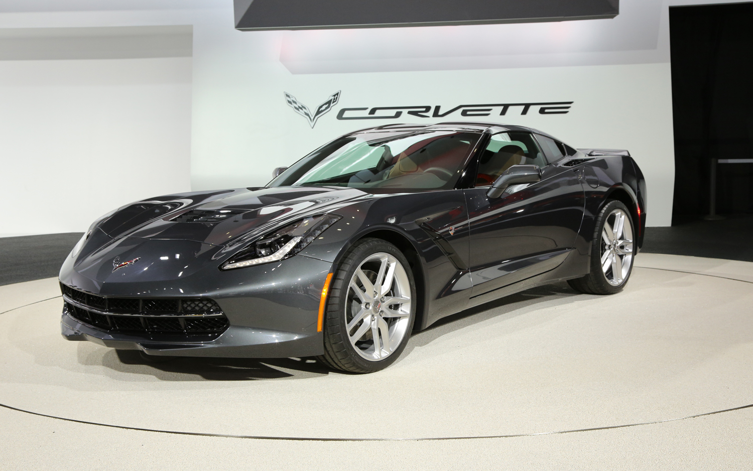 2014-Chevrolet-Corvette-Stingray-front-three-quarters.jpg