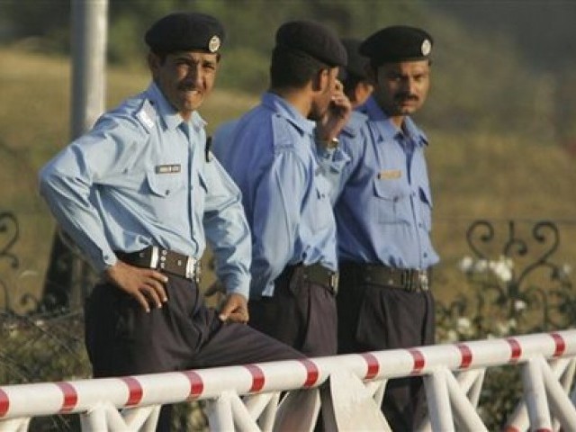 293072-islamabadpolice-1412369843-888-640x480.jpg