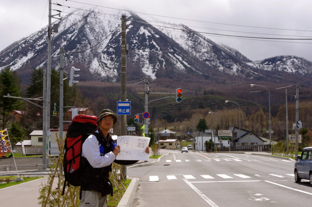 3-me-hitchhiking-hokkaido[1].jpg