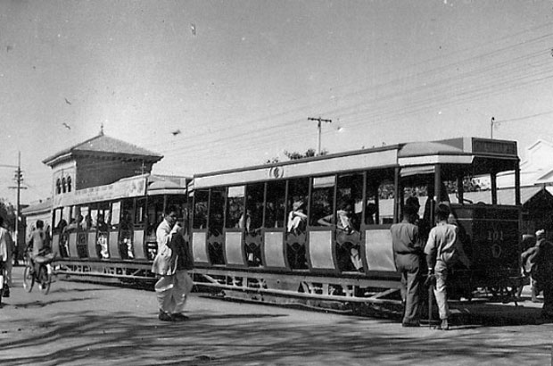 4-Karachi-tramway.jpg