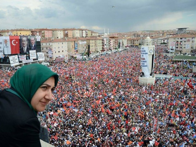 564286-erdoganrallyturkeyistanbul-1371419187-783-640x480[1].jpg