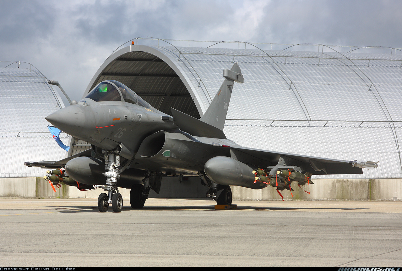 6 GBU-12 and RPL741 drop-tanks the Rafale still looks so graceful.jpg