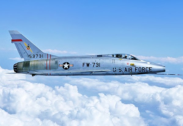 600px-F-100_Rogers_Dry_Lake.jpg