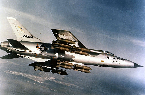 600px-Republic_F-105D-30-RE_(SN_62-4234)_in_flight_with_full_bomb_load_060901-F-1234S-013.jpg