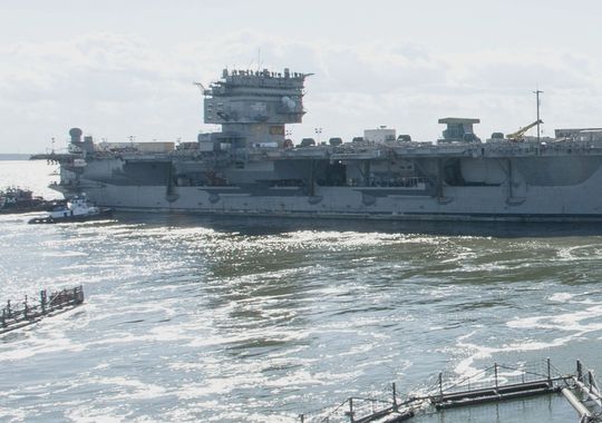 635672187003621950-CVN65-150502-move-to-drydock-DCS15-269-140c.jpg