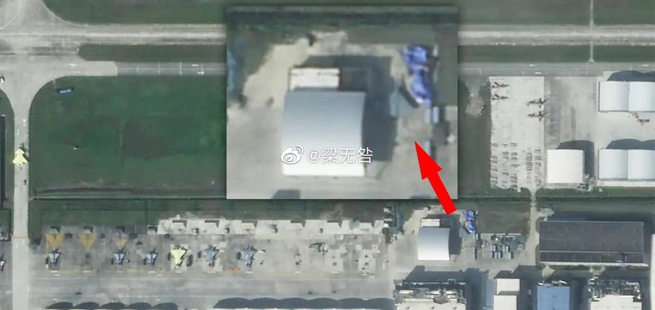 6th gen fighter satellite photo sudhufshd.jpg