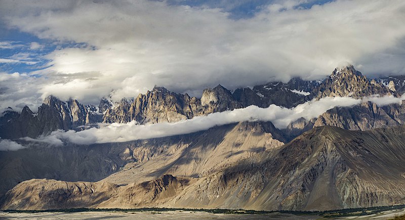 800px-Haldi_Cones,_Khaplu.jpg