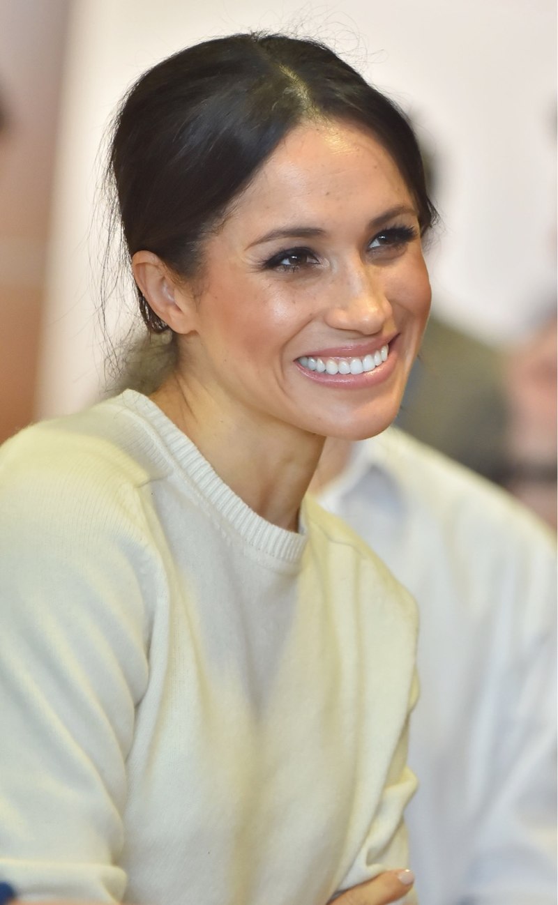 800px-Meghan_Markle_visits_Northern_Ireland_-_2018_(41014635181).jpg