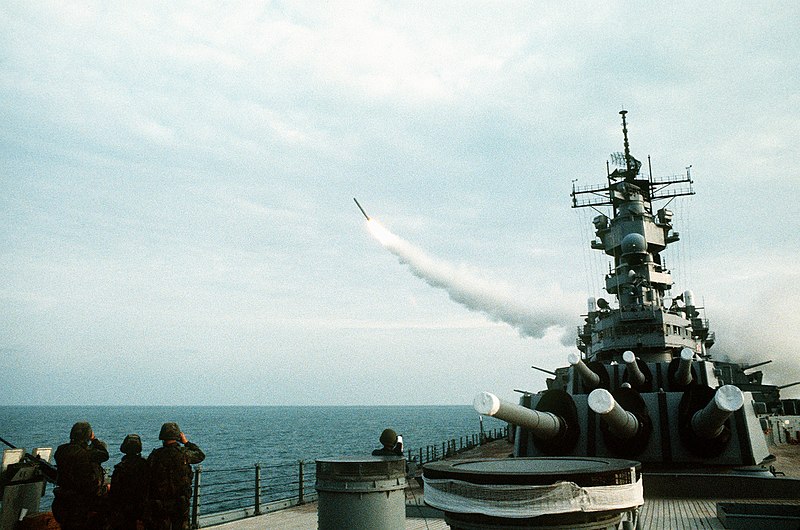 800px-USS_Wisconsin_(BB-64)_launching_Tomahawk.jpg