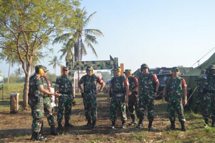 90.-Pangdivif-1-Kostrad-Tinjau-Alutsista-Armed-di-Situbondo-3-e1568269021268.jpg