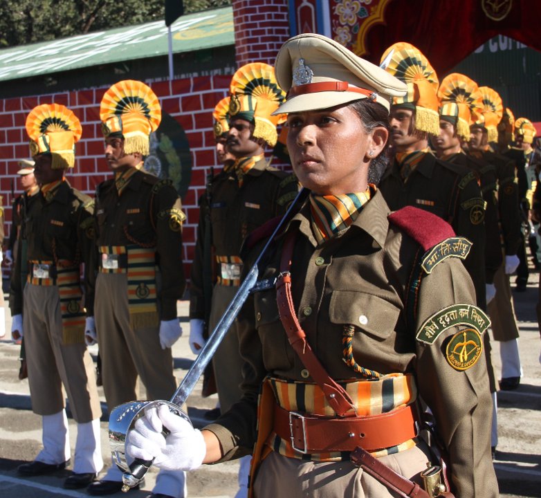 A Mahila parade commander.JPG