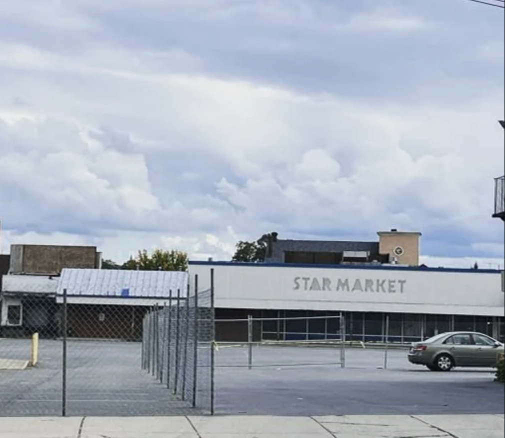 abandonedStarMarket.png