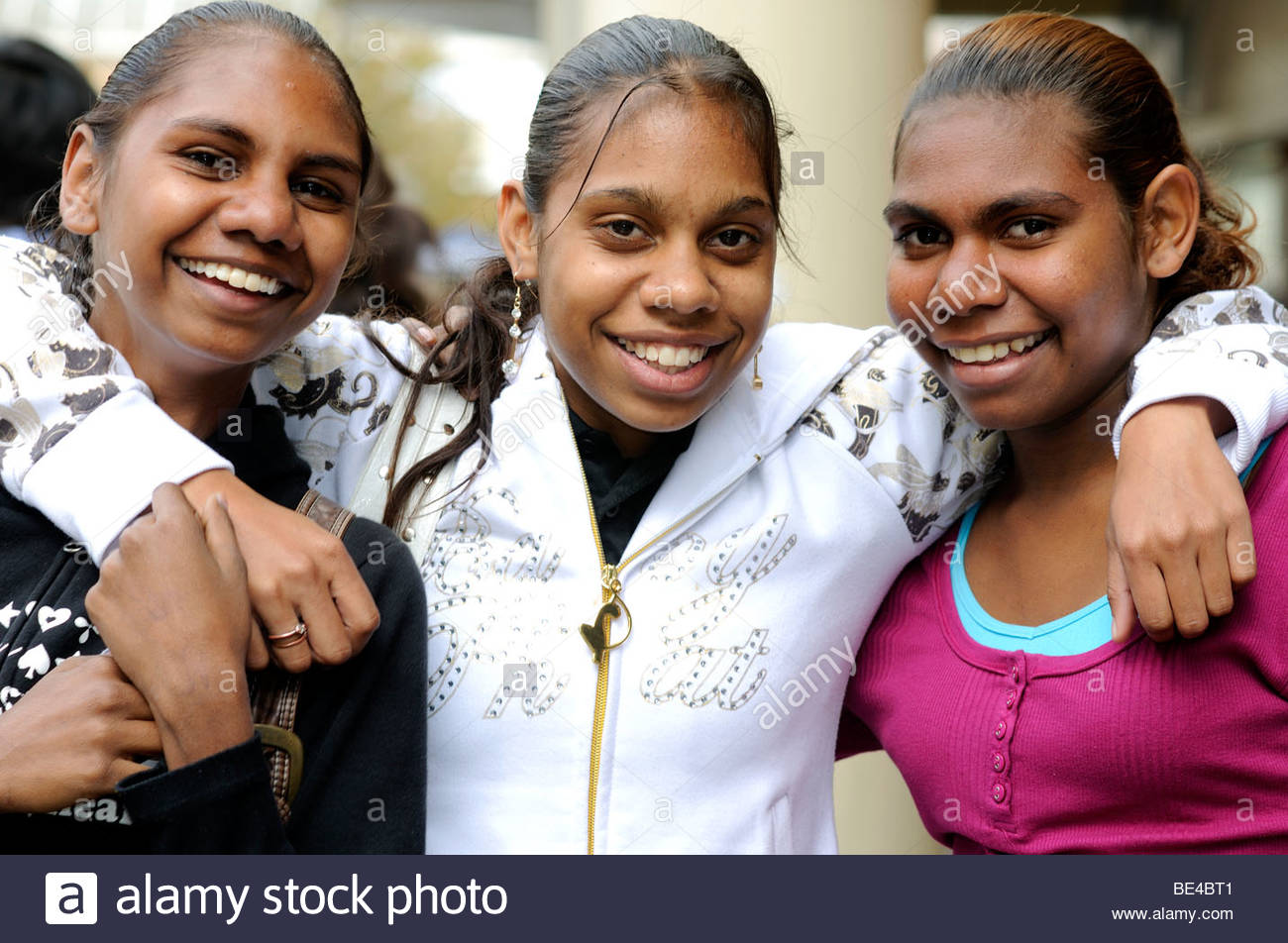 aboriginal-girls-murray-street-mall-perth-western-australia-BE4BT1.jpg