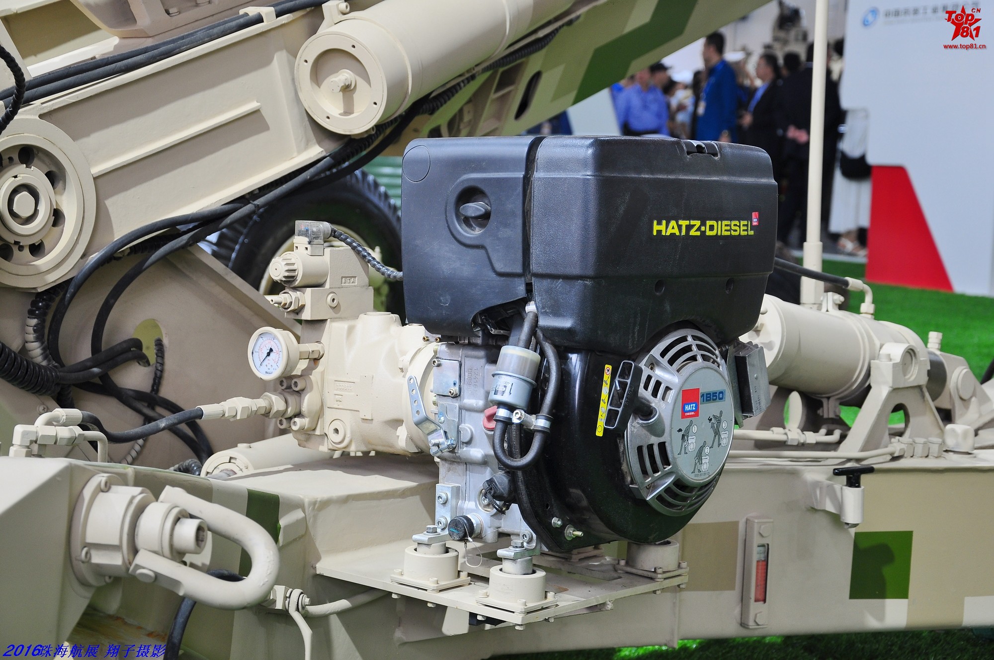 AH4 lightweight howitzer 11.jpg