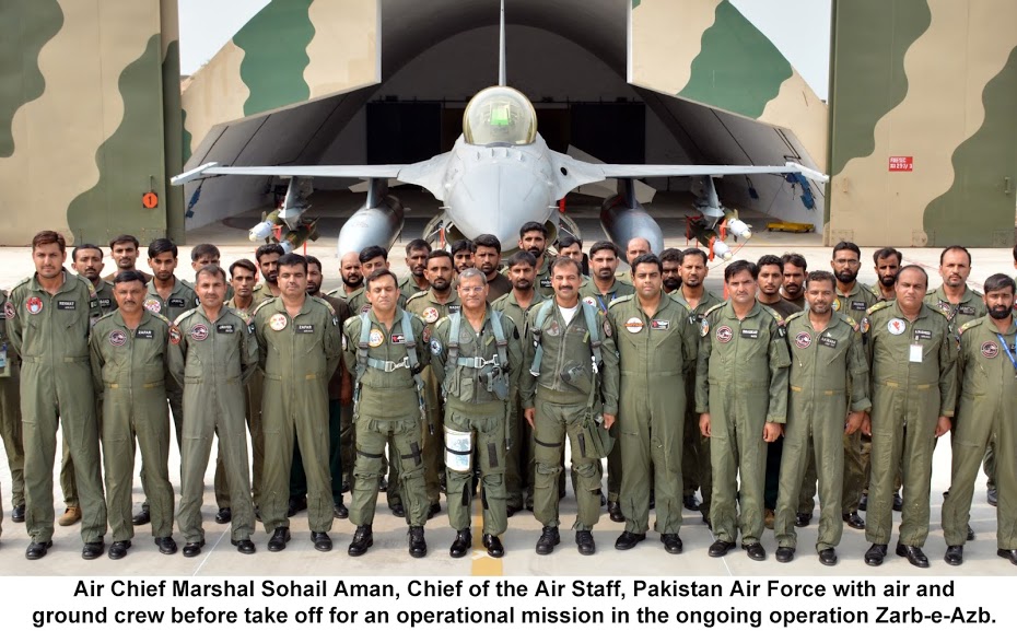 Air Chief with air and ground crew copy.jpg