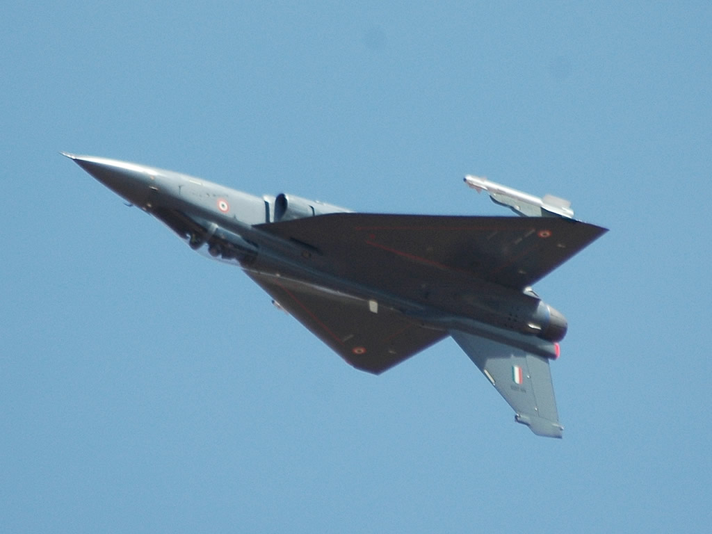 AIR_LCA-Tejas_Inverted_Premshree_Pillai_CCSA2_lg.jpg