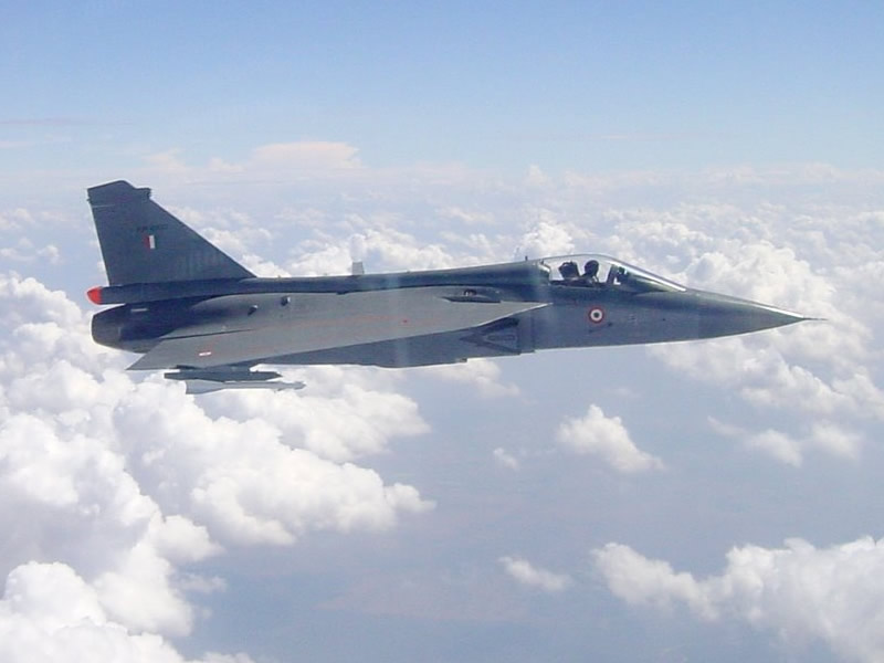 Air_LCA-Tejas_LSP-01_Test_Flight_lg.jpg