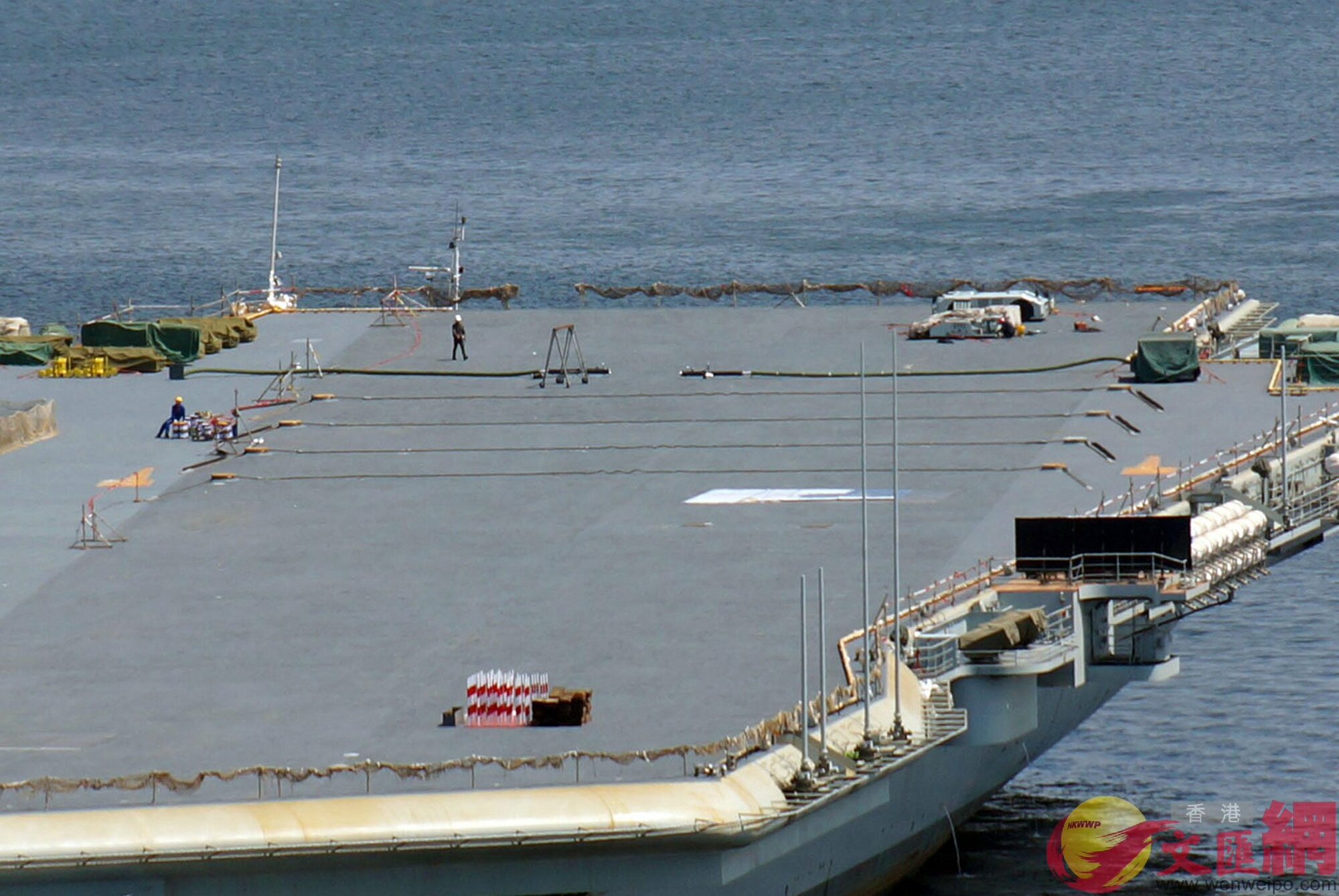 Aircraft Carrier 002 with dry dock was again flooded 20190426 04.jpeg