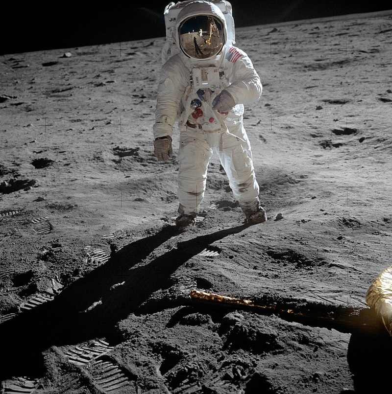 Aldrin_Apollo_11_original.jpg