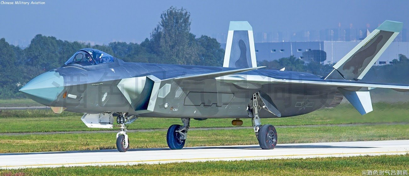 amazing image of a PLAAF J-20A, courtesy of JSCQLDB via Huitong's CMA-Blog and Rupprecht 20210...jpg