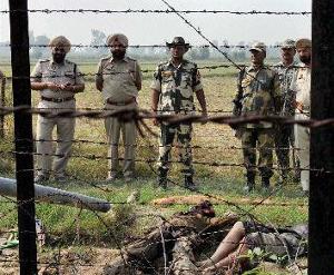 Amritsar-BSF-officers-and-jawans-after-they-shot-down-three-Pakistani-smugglers-.jpg