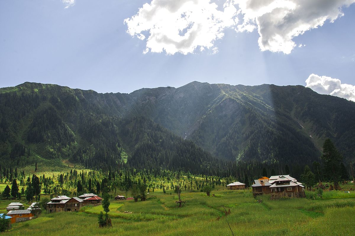 ARANG_KEL_(AZAD_KASHMIR).jpg