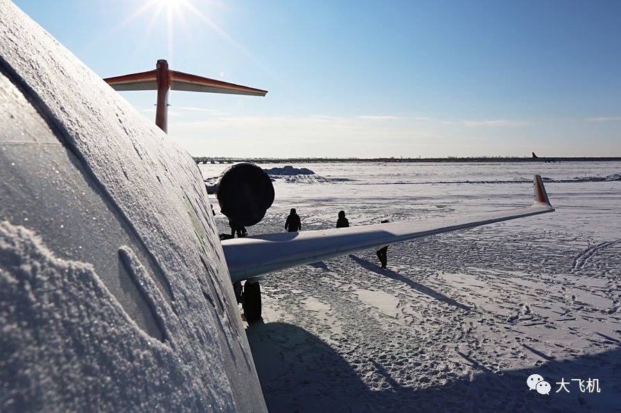 ARJ21 during the winter's frigid sub-zero temperatures (2019) 03.jpeg