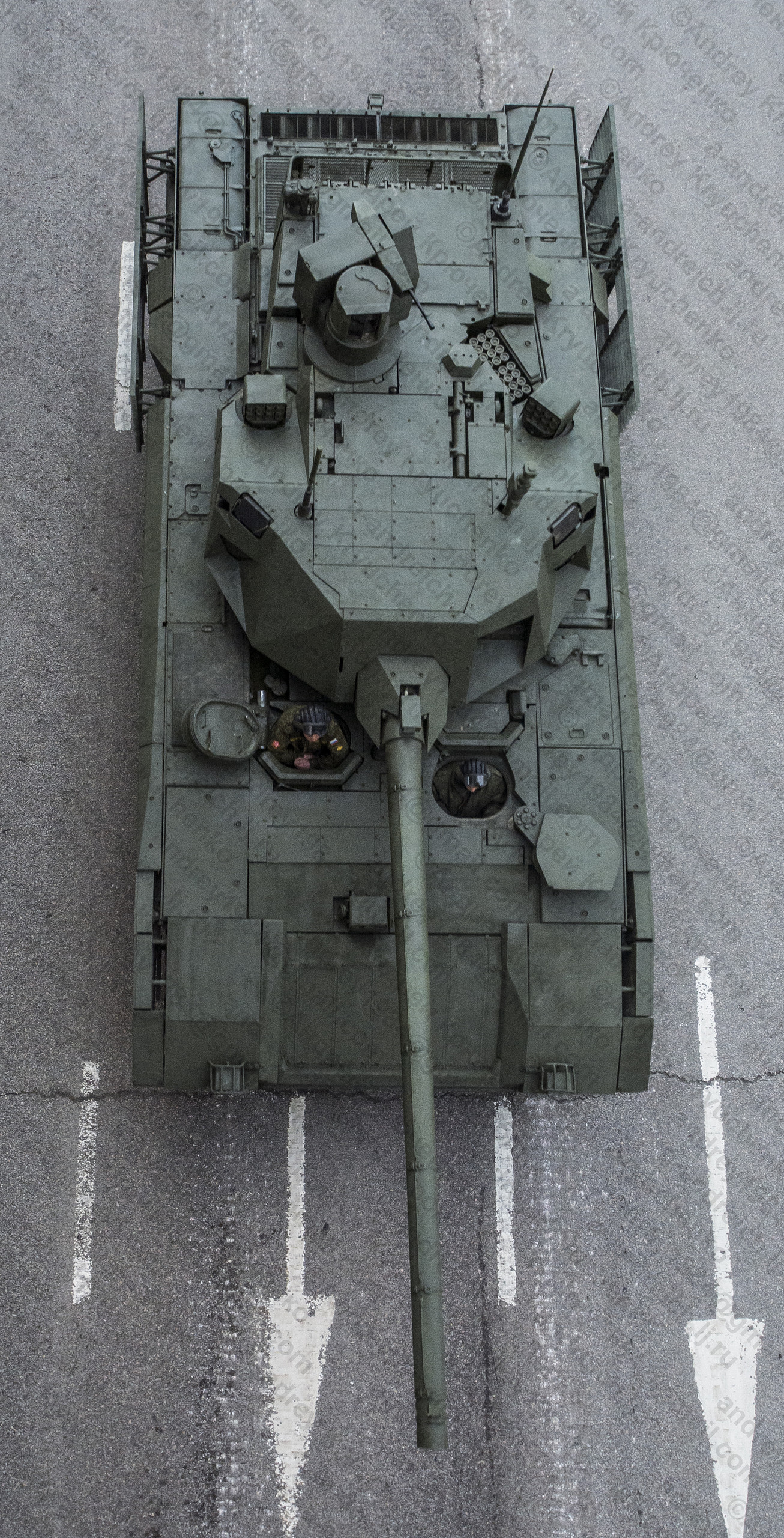 armata top.jpg