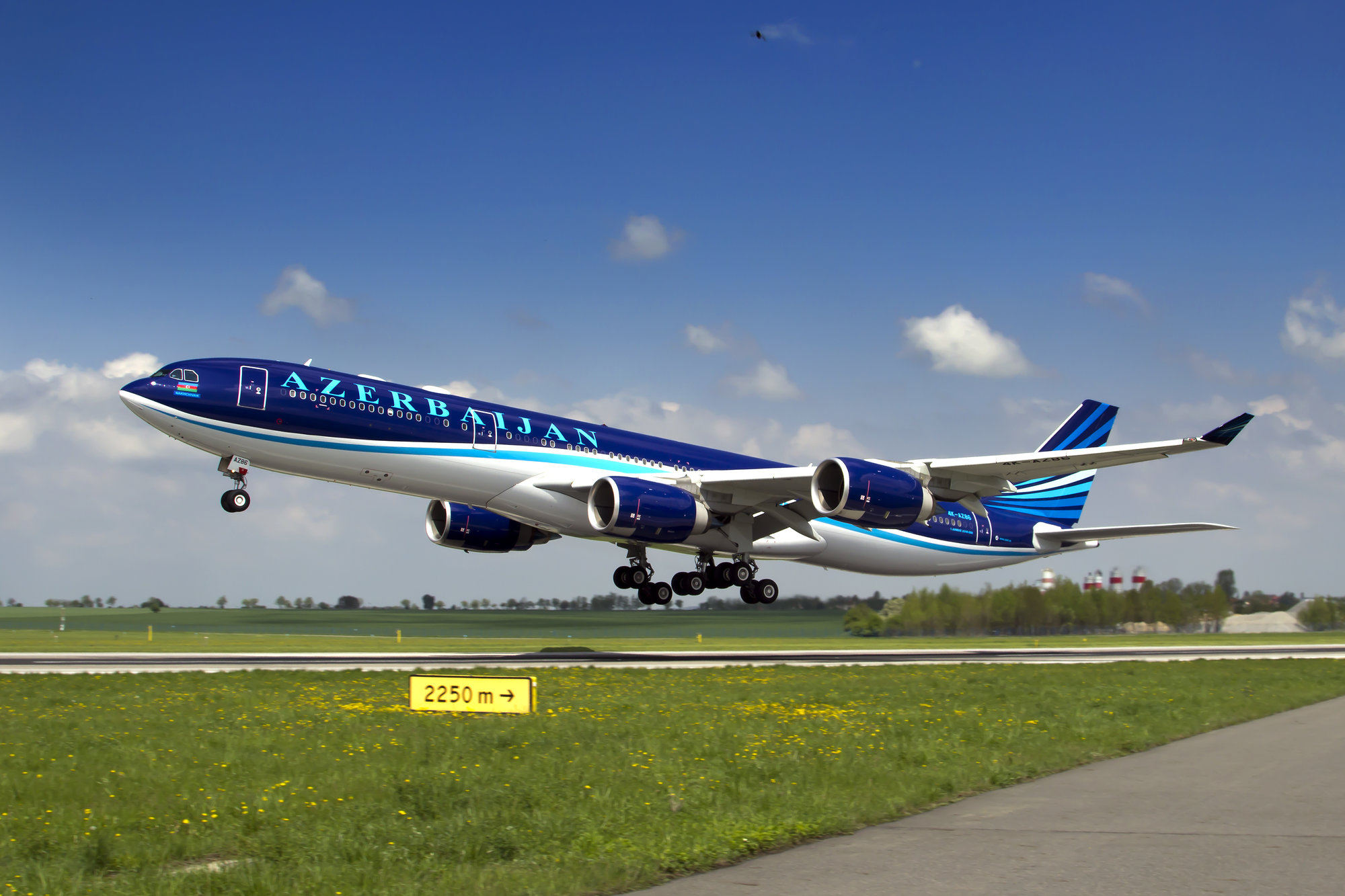 azerbaijan-airlines.jpg