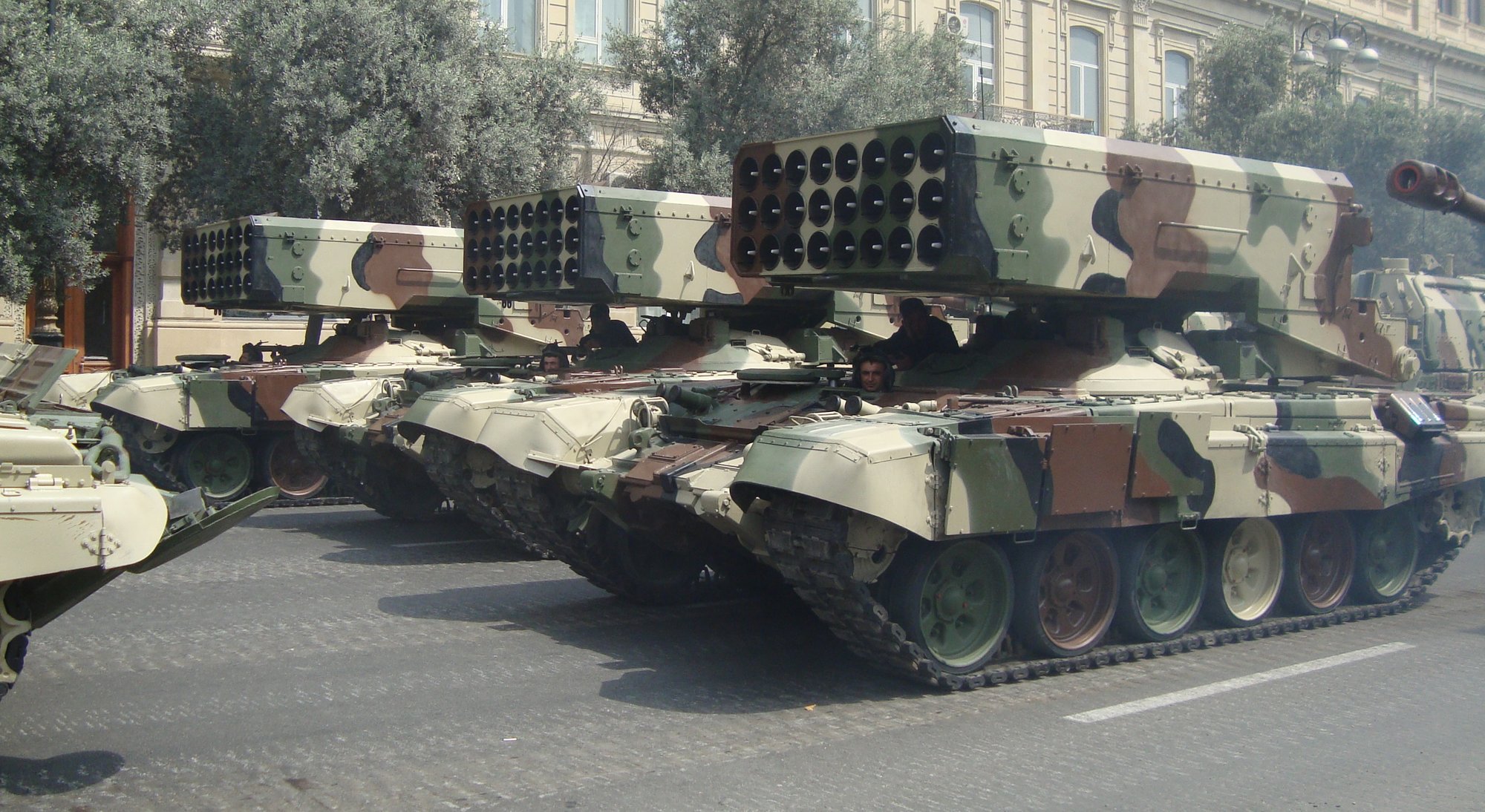 Azeri_TOS-1,_parade_in_Baku,_2013.JPG