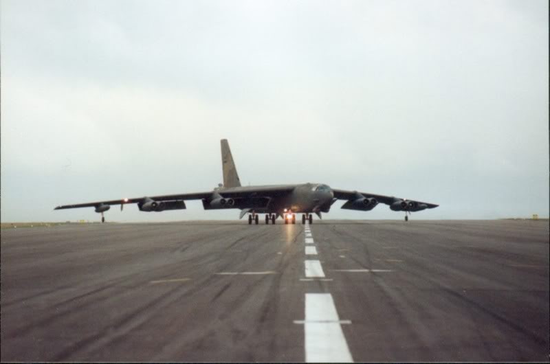 B-52 Crosswind Crab Landing.jpg