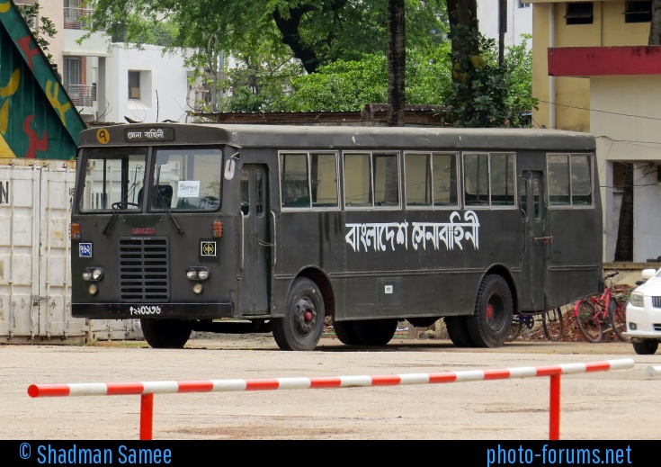 Bangladesh Army Isuzu bus.jpg