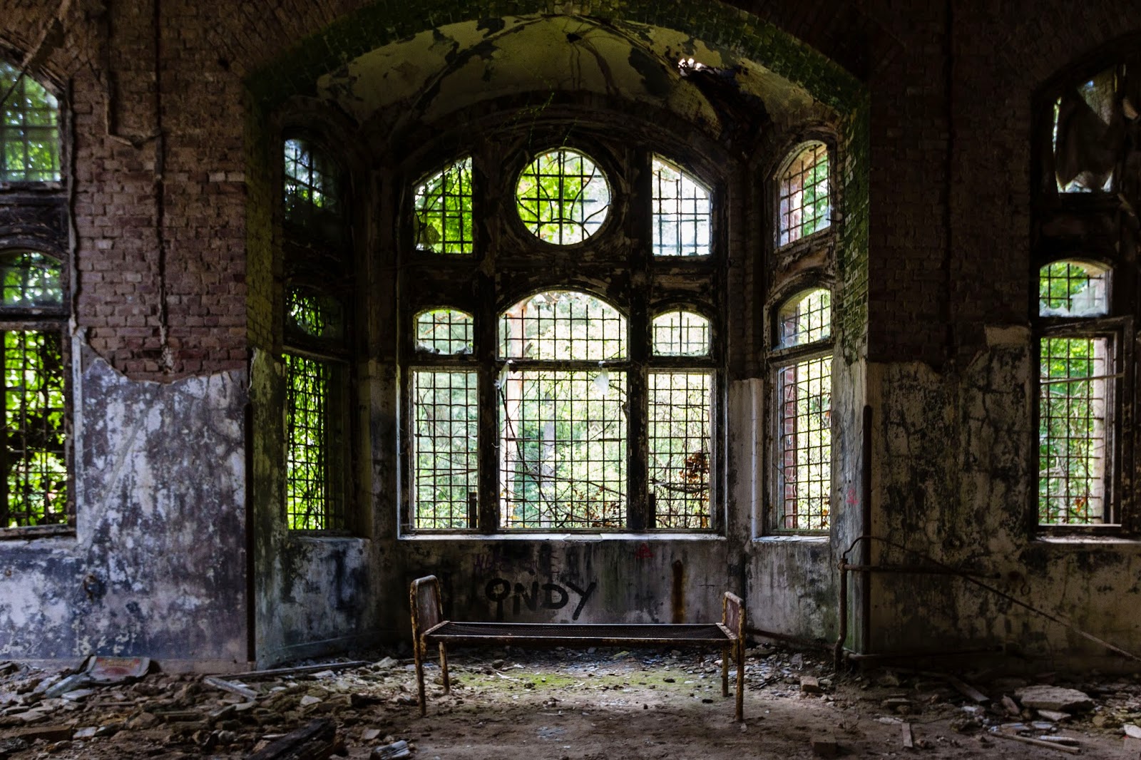 Beelitz-Heilstätten+III+Abandoned+Berlin-7944[1].jpg