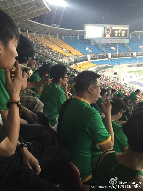 beijing-workers-stadium-after-the-smoking-ban.jpg