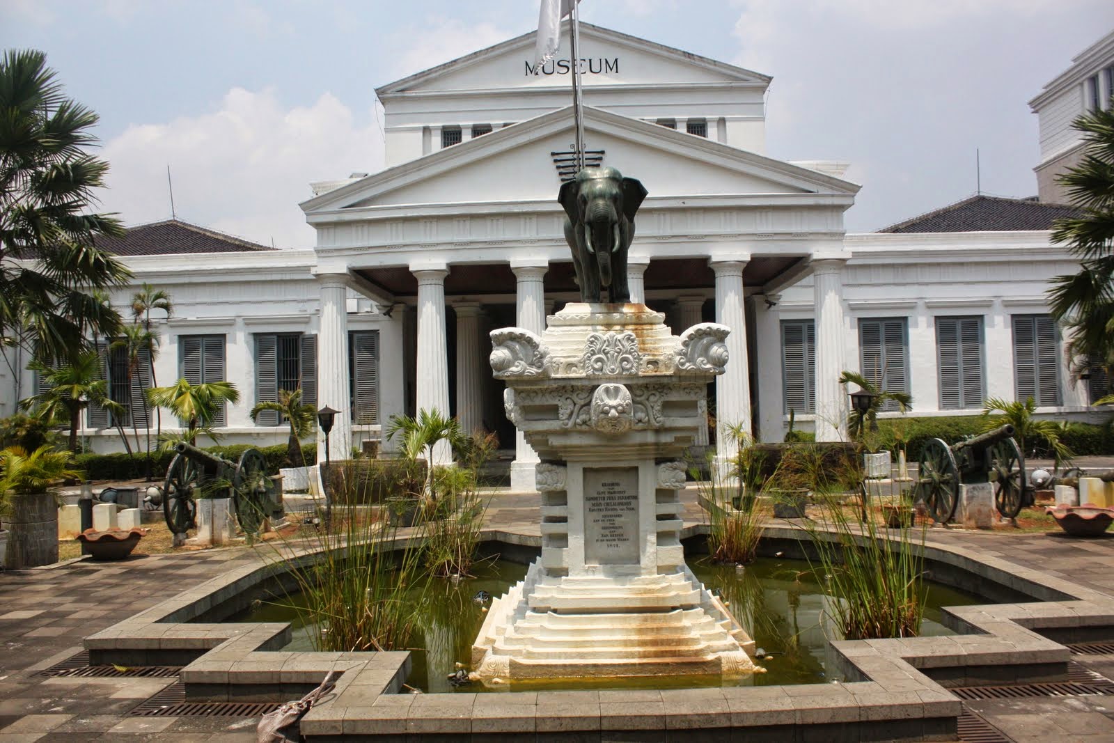 Berwisata Ke Museum Gajah.JPG